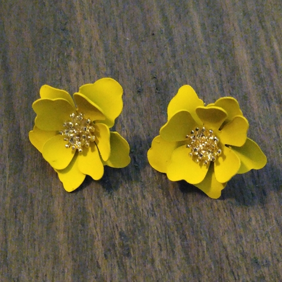 Pink Flower Blossom Earrings 3D Blooms Layered Petals Floral Pretty Flowers Post - Picture 5 of 6